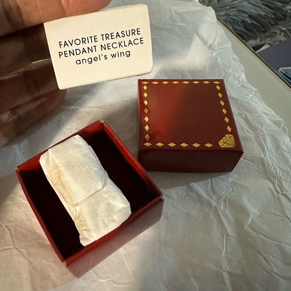 Avon Jewelry - Avon FAVORITE TREASURE PENDANT NECKLACE- LOCK AND KEY